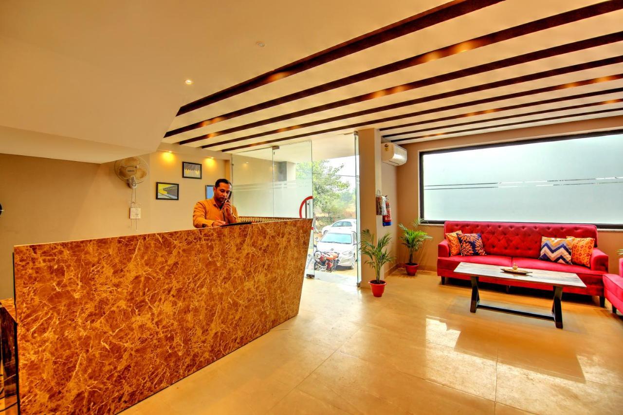 Artisan Rooms Nueva Delhi Exterior foto