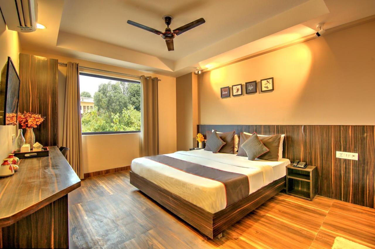 Artisan Rooms Nueva Delhi Exterior foto